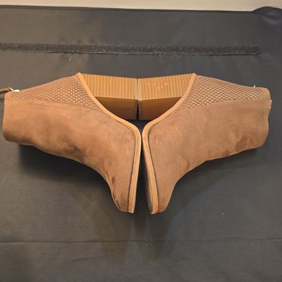 FOREVER BACK ZIPPER CLOSURE IN BOOTIES - Picture 4 of 14